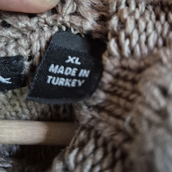 Cozy Cable Knit Turtleneck Sweater - Picture 9 of 12